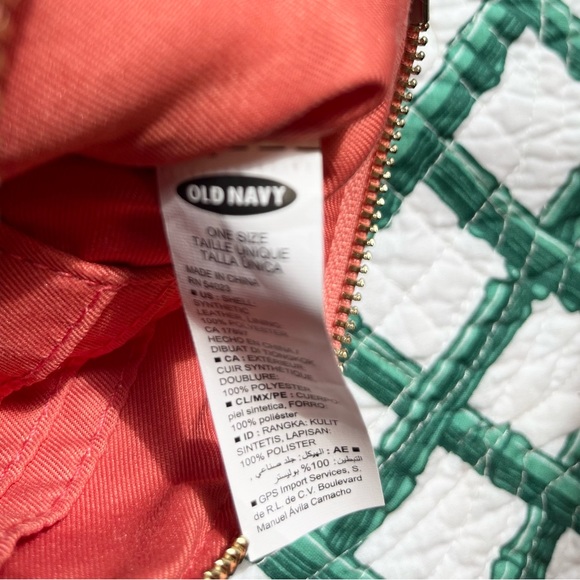 Old Navy summer clutch…size 8x6… with card slots… - Picture 4 of 4